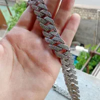 دست بند و گردنبند چین