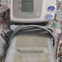 فشار سنج اومران