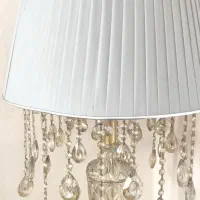 آباژور ایستاده