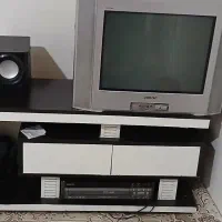 تلوزیون و میز تلوزیون