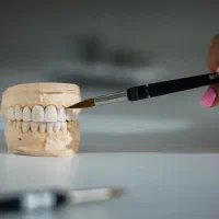 استخدام دندانساز