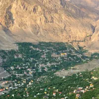 زمین امیری وانا