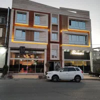 فروش مغازه تجاری 400متری با حیاط اختصاصی200متری