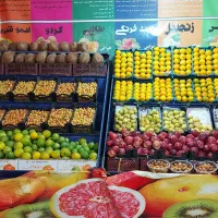 منبری فلزی و دکور فلز و چوب میوه فروشی