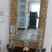 آینه  و شمعدان و میز