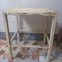 منقل و چهارپایه