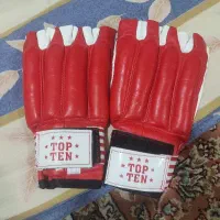 دستکش ورزشی در حد نو بدونه مشکل