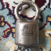 قفل قاجاری قدمت ۱۷۰ سال|کلکسیون اشیاء عتیقه|شیراز, بازار|دیوار