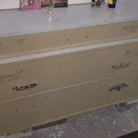 میز ارایشی همراه با دوتا پاتختی