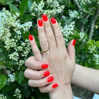 استخدام دستیار ناخن همراه با اموزش|استخدام درمانی، زیبایی، بهداشتی|تهران, حسینآباد|دیوار