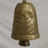 زنگوله قدیمی برنجه