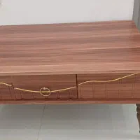 میز سالم و کاملا نو