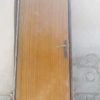 درب با چهار چوب آهنی