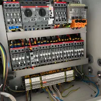 سیم پیچی و برق صنعتی چناران و گلبهار و نوبهار|خدمات پیشه و مهارت|چناران, |دیوار