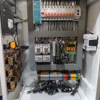 برق کار جوان