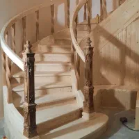 ساخت مصنوعات چوبی و ام دی اف پله گرد کابینت