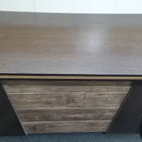 دو عدد میز دفتری