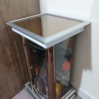 آینه و میز شیشه ای کوچک