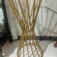 پایه حصیری.