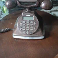 تلفن و میز تلفن
