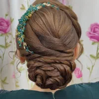 شنیون میکاپ اقتصادی|خدمات آرایشگری و زیبایی|مشهد, مصلی (کارمندان اول)|دیوار