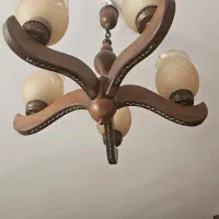 ۲عدد لوستر چوبی ۵شعله به همراه دیوارکوب