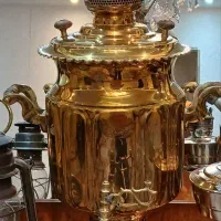 تعدادی وسایل عتیقه وقدمت دار به فروش می رسد