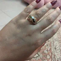 انگشتر طلا قیمت روی تابلو
