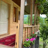 کلبه جنگلی|اجارهٔ کوتاهمدت ویلا و باغ|لاهیجان, آهندان|دیوار