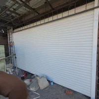 فروش و نصب انواع درب برقی(کرکره برقی)و شیشه سکوریت|خدمات پیشه و مهارت|کرمان, |دیوار