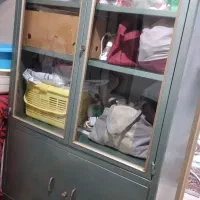 کمد فلزی قدیمی جنس خوب و خیلی محکم و سالم