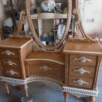 رنگ کاری انواع مبلمان و مصنوعات چوبی