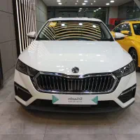 اشکودا  اکتاویا۲۰۲۴ سفید تیپ لاکچری