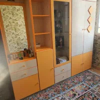 یک عدد کمدی دیواری متحرک