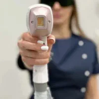 استخدام اوپراتور لیزر خانم باسابقه و بدون سابقه