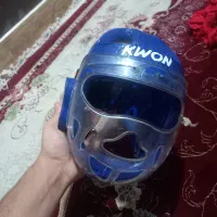 یک کلاه تکواندو رنگ ابی
