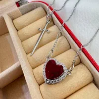 (فروشگاه ساعت و بدلیجات گلچین) گردنبند قلب و شمشیر|بدلیجات|تبریز, |دیوار