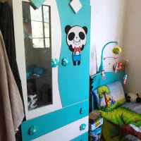 تخت کمد کودک با تمام وسایل روش مثل رو تختی و ....