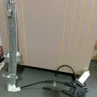 بالابر شیشه در جلوی پراید