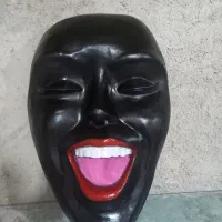 مجسمه های دیوار کوب لبخند فایبر گلاس اک