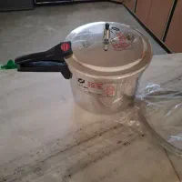 زود پز ۱۰ لیتری  کاملا نو