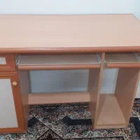 میز کامپیوتر۱۰۰۰۰۰۰ت