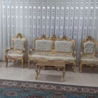 فروش فوری مبل سلطنتی۹نفره بسیار تمیز همراه۳میزعسلی