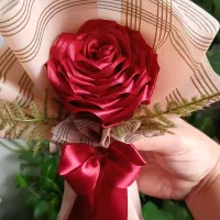 دسته گل روبانی و گل آفتابگردون