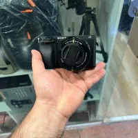 سونی آلفا 6400 16-50 در حد آکبند