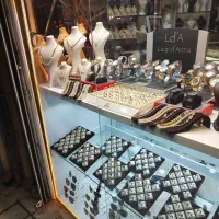 واگذاری مغازه ساعت و بدلیجات و نقره مکان شلوغ