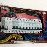 برقکاربرقکاری برق کش برقکش سیم کشی.پکیج.بخاری.کولر