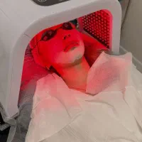 مدل پاکسازی پوست صورت