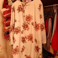 لباس در حد کاملا نو|لباس|هشتگرد, فشند|دیوار