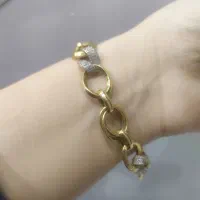 دستبند۱۰۰بالای تابلو